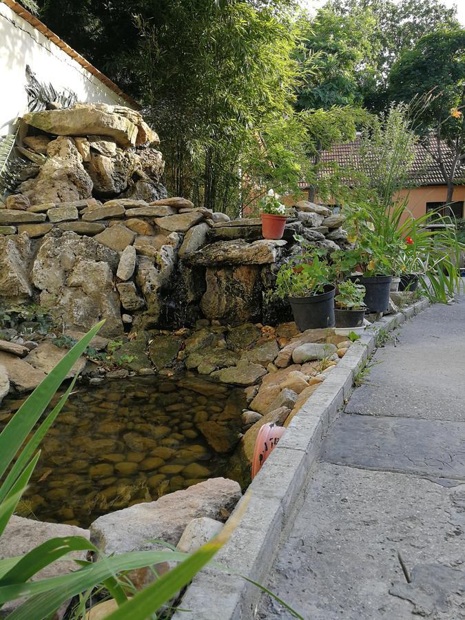 Budapest Garden Hotel Exteriör bild