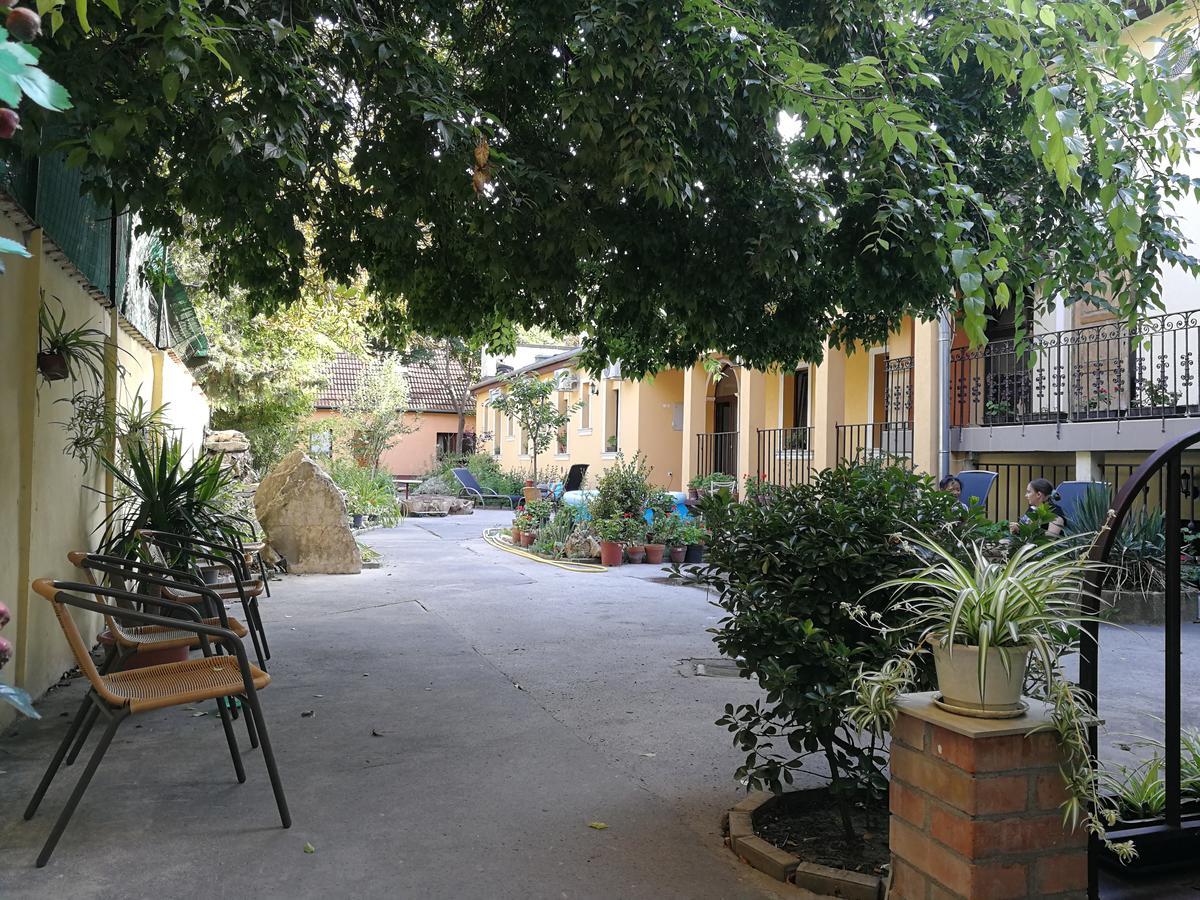 Budapest Garden Hotel Exteriör bild