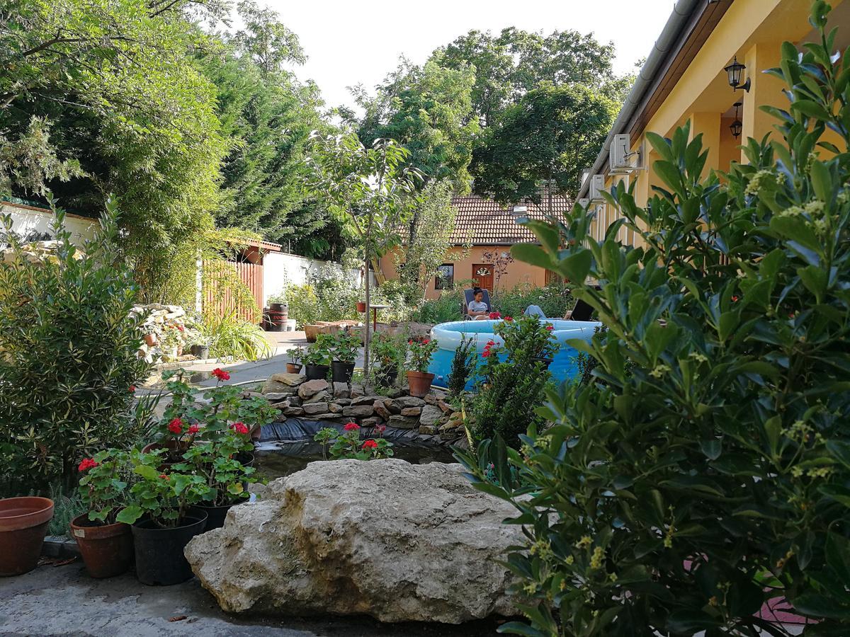 Budapest Garden Hotel Exteriör bild