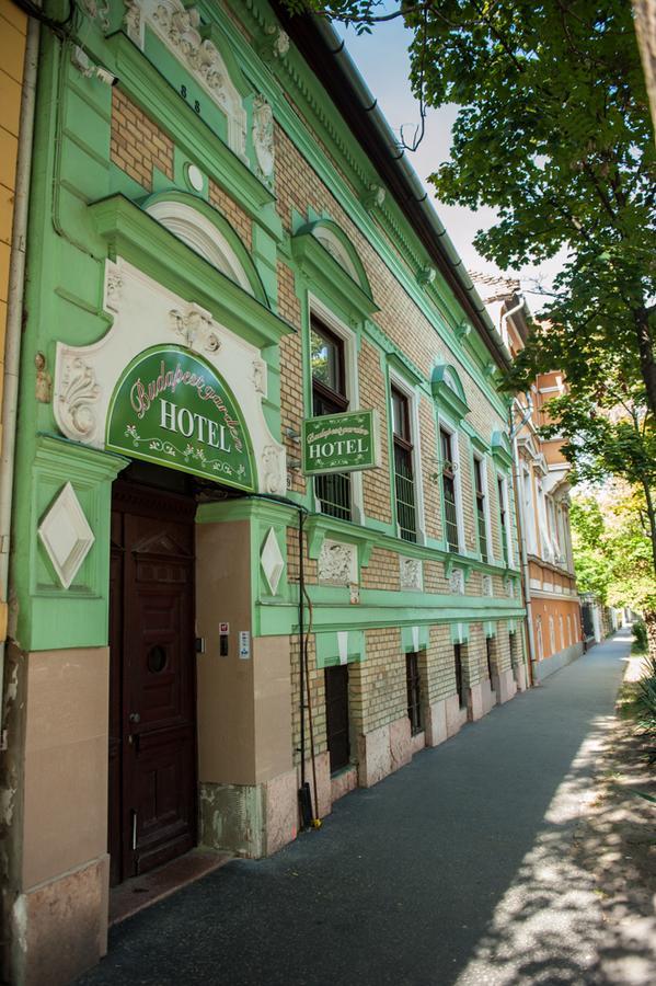 Budapest Garden Hotel Exteriör bild